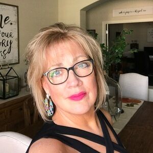 Meet your Posher, Carol